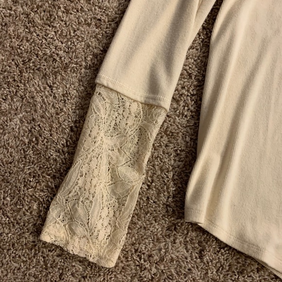Cream Color Know Rose top with Crochet cuffs - Picture 2 of 2